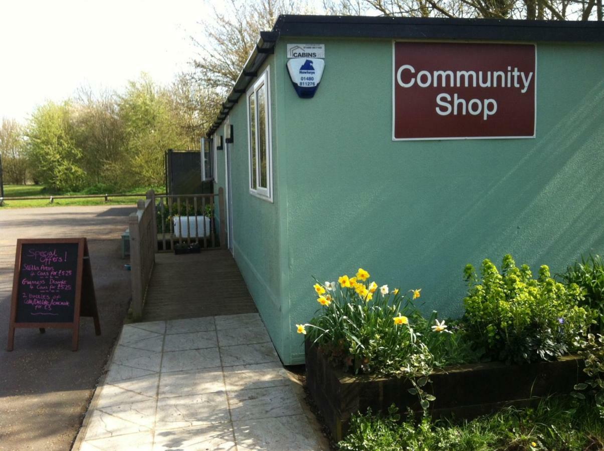 Grafham Water Lodge Exteriör bild